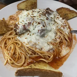 spaghetti with meat and cheese