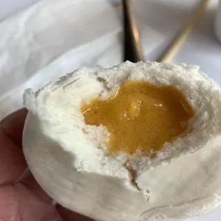 Sakula Egg Yolk Bun