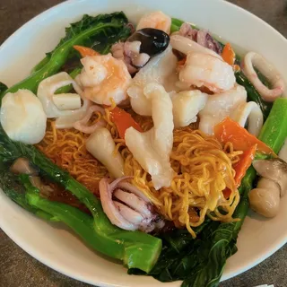 Seafood Chow Mein (Crispy Nood
