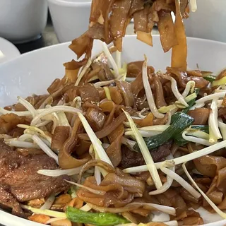 Beef Chow-Fun w/ Soy Sauce