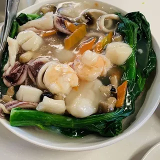 Seafood Chow Mein (Crispy Nood