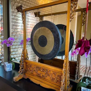 Gong at the entrance