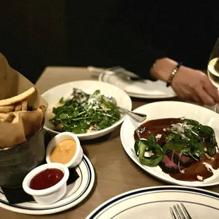 Mushroom Fettuccine (10/10, loved it!) and Petite Shoulder Filet (8/10, great dish!).