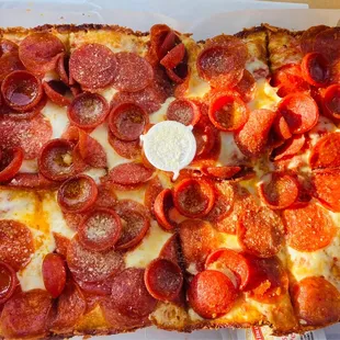 LUNITA'S Pizza, San Juan Capistrano, CA!   The "PEPPERONI" A Ton of Premium, Mozzarella, Parmigiano =$25