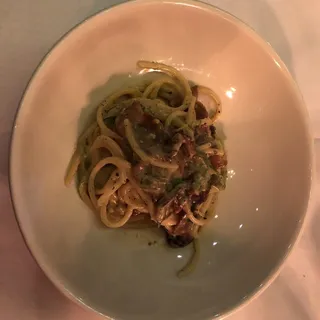 Spaghetti Carbonara with Black Pepper