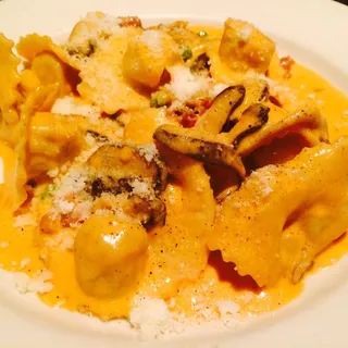 Tortelloni Alla Cardinale