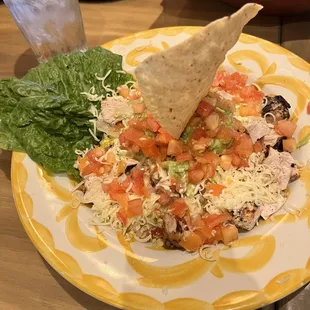 Taco salad with fajita chicken