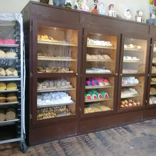 El mejor pan de California, tienen una gran variedad y el servicio es excelente, el bolillo, las conchas y el niño envuelto son lo máximo