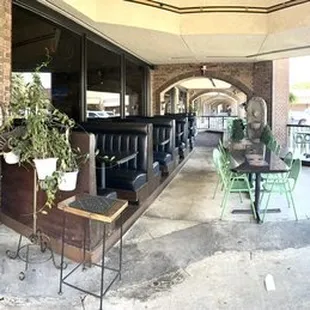 Entrance (Outside) / Patio Dining