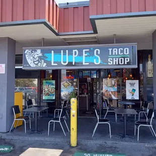 Nice little storefront with surf vibes.