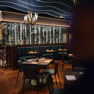 Impressive wine case