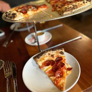 Sting like a bee pizza