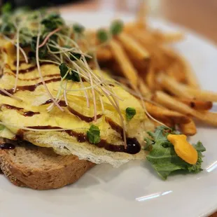 Lures Bar And Grille