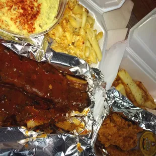 ribs, macaroni, and cheese