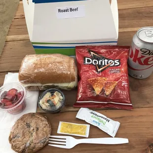 What came in our box lunches