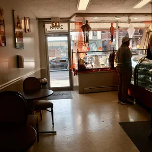 Lutz Cafe & Pastry Shop