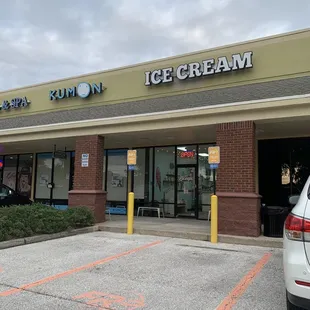 Outside of Lutz Scoops