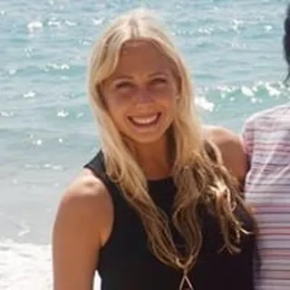 Lindsey L.