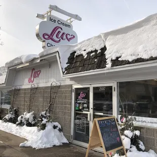 the outside of luv ice cream