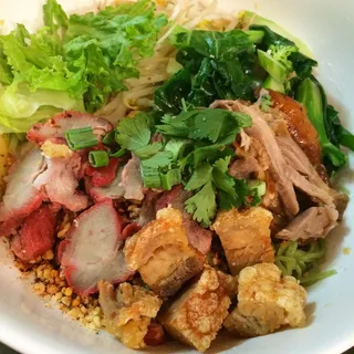 S8. Jade Noodle with 3 BBQ Pork / Crispy Pork / Roasted Duck