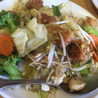 24. Pad Woon Sen