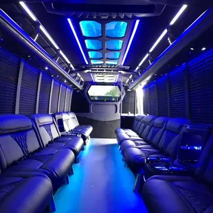Superb Party Bus PAX 27 Best for All Occasions!!
