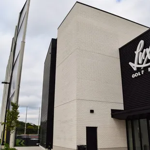 Easy to find entrance! Be greeted by our friendly staff immediately at entry.