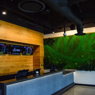 Be greeted by our staff and get assigned a Luxe Golf bay!