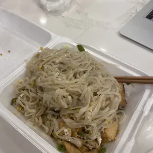 Pad Thai with tofu - a little bit disappointed.