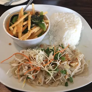 Combination with red curry tofu