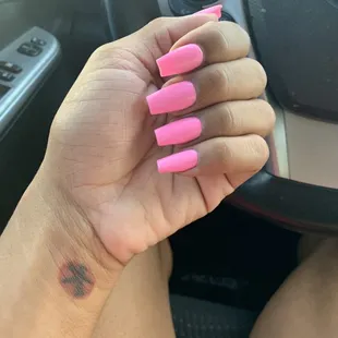 Gel full set by the middle young lady on the left side