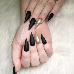 Stilleto set. Follow us on Instagram #elpluxurynails or FB page Luxury Nails Spa for more pic and info