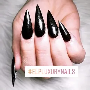 Follow us on Instagram #elpluxurynails for more works