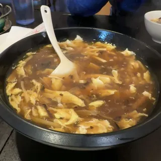 D1. Traditional Style Hot & Sour Soup