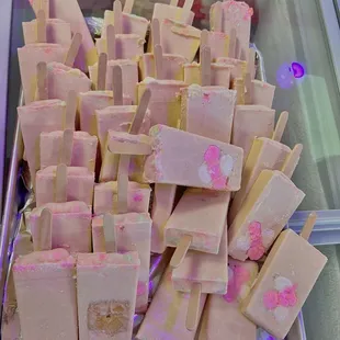 1 out of our 50 paleta flavors