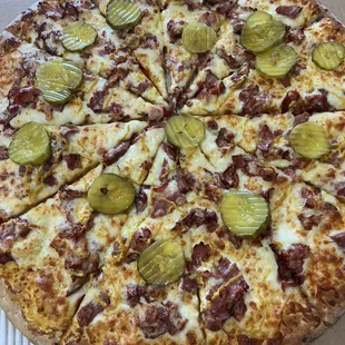 Pastrami pizza: or simply Larry's Pizza. Mustared base, #pastrami and pickles#lw pizza