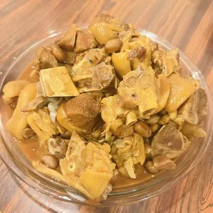 Peanut steam pork feet