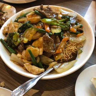 Hong Kong Style Cantonese Pan Fried Noodle