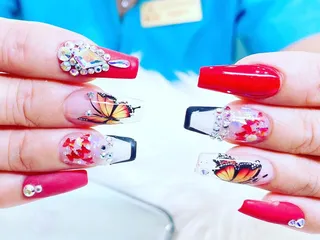 LAVIE NAILS & SPA