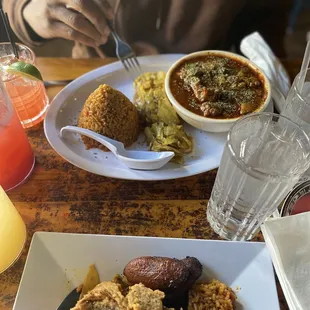 Oxtails with cabbage and rice