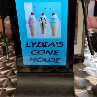 Power Bank with both Micro &amp; Lightning plug-ins