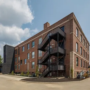 Brand New: 875 Michigan. 1 and 2 bedroom apartments in the heart of Harrison West!