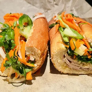 two halves of a sandwich