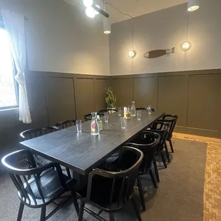 Quasi private dining