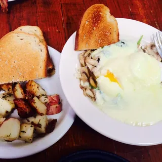 Eggs Jacqueline with White Mornay Sauce