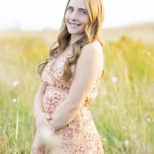 Tall grass and a sundress are the perfect combination for a senior girl!