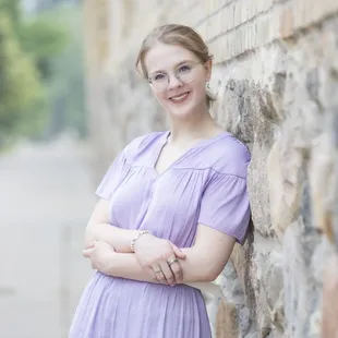 If you wear glasses please be sure to ask your photographer for tips to make sure glare is at a minimum!