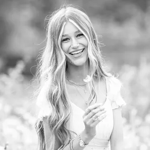 Black and white is super popular with teens for senior photos right now!