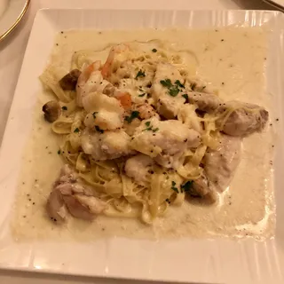 Seafood Fettuccini