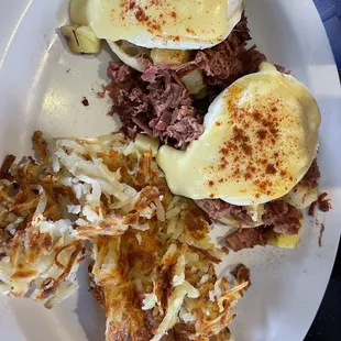 Corned beef Benedict